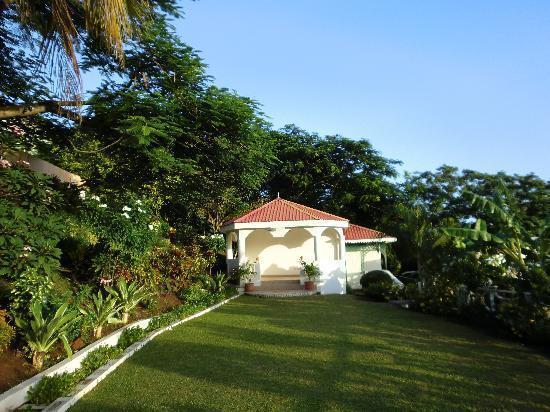 St. George's Flamboyant Hotel & Villas מראה חיצוני תמונה